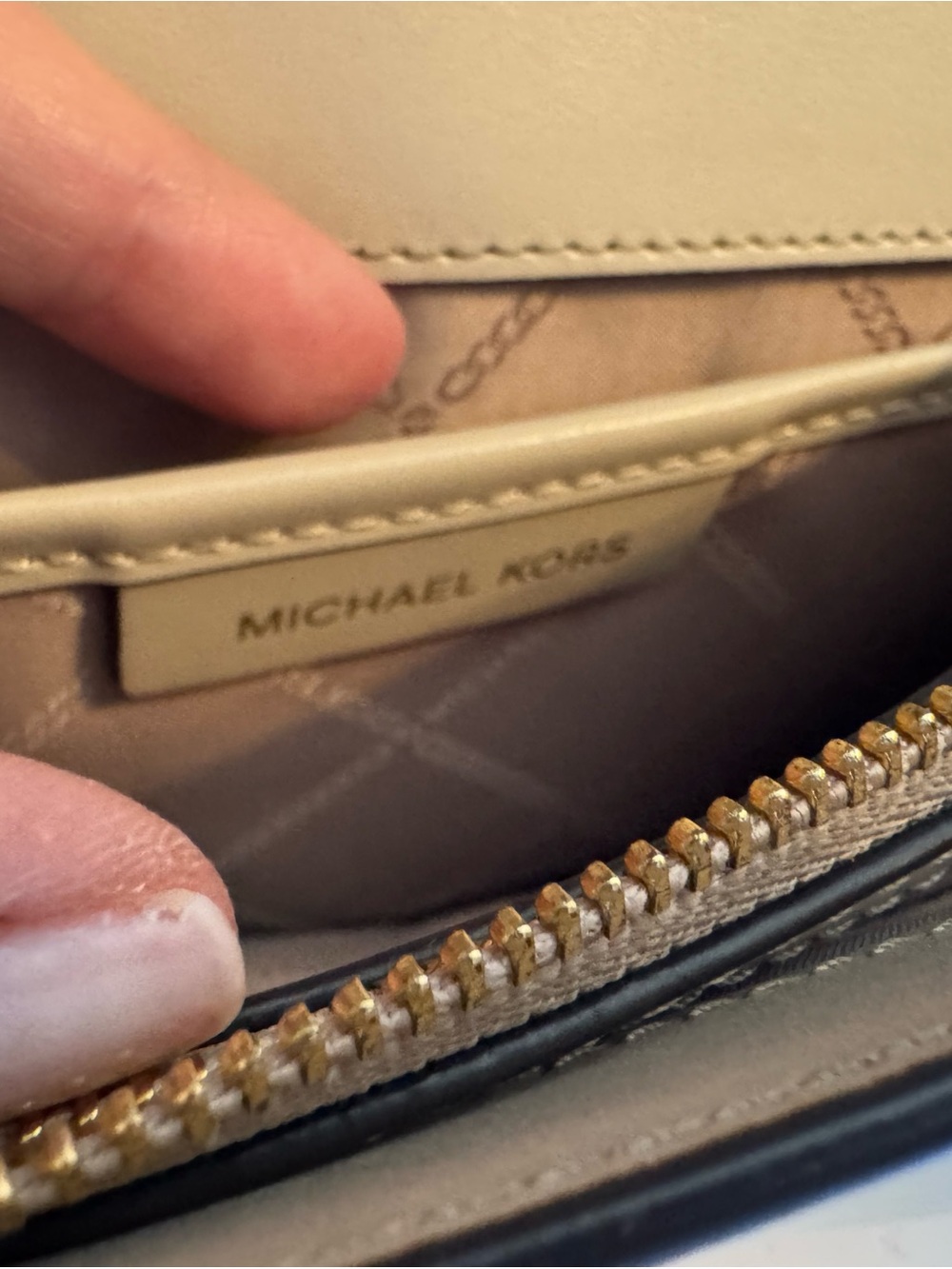MICHAEL Michael KorsTricolor Leather Shoulder Bag with Gold Chain Strap. NWT - Picture 14 of 15
